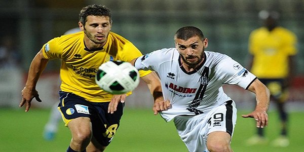 Cesena-Modena, sprint per la A